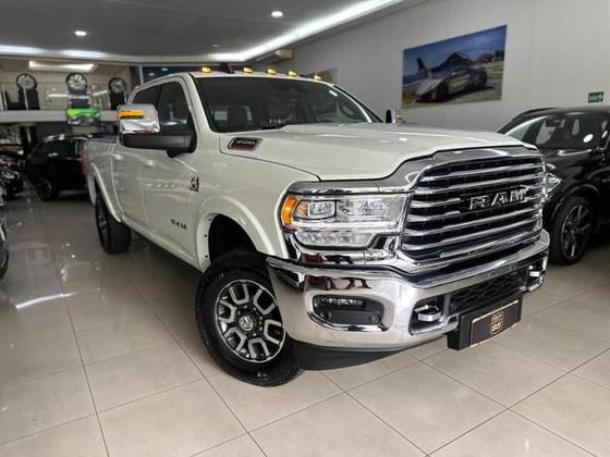 RAM 3500 6.7 I6 TURBO DIESEL LIMITED LONGHORN CD 4X4  AUTOMÁTICO